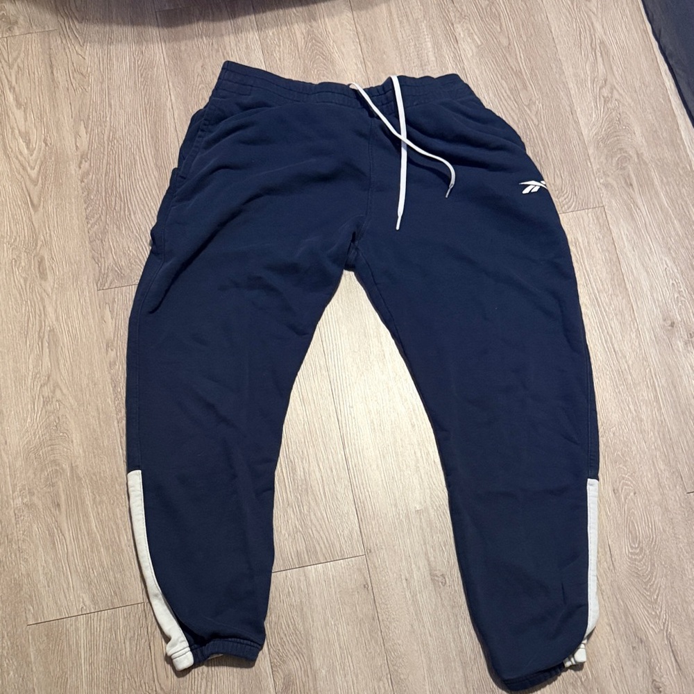 Men’s Reebok Sweatpants with White Details